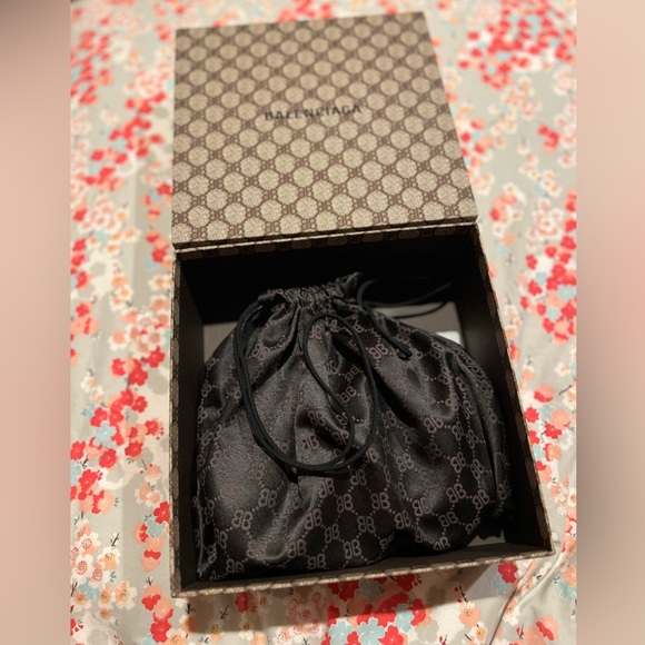 AUTHENTIC - Balenciaga Hacker Camera Bag - Picture 3 of 5